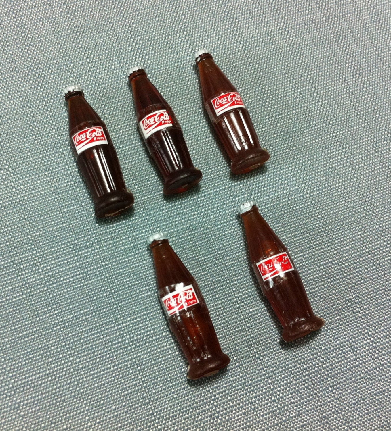 5 Miniature Cola Bottles Plastic Drinks Refreshment Soda Round