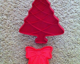 Vintage Christmas Tree Tupperware cookie cutter with bonus bell