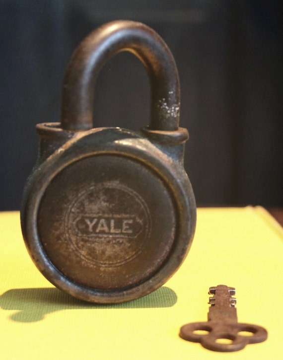 Items similar to Vintage Yale junior Lock No.326 padlock with original