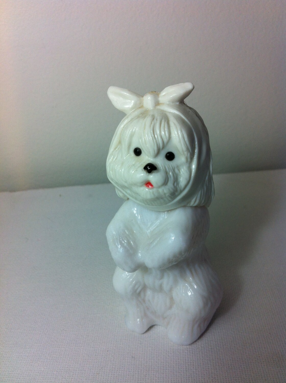 Avon Vintage perfume white dog bottle 1970 Excellent condition