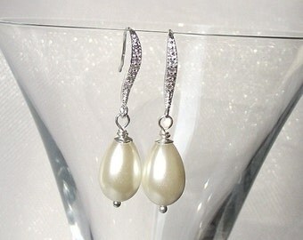Teardrop wedding earrings, pearl bridal earrings, bridesmaid earrings, bridal jewelry,white ivory pearl earrings