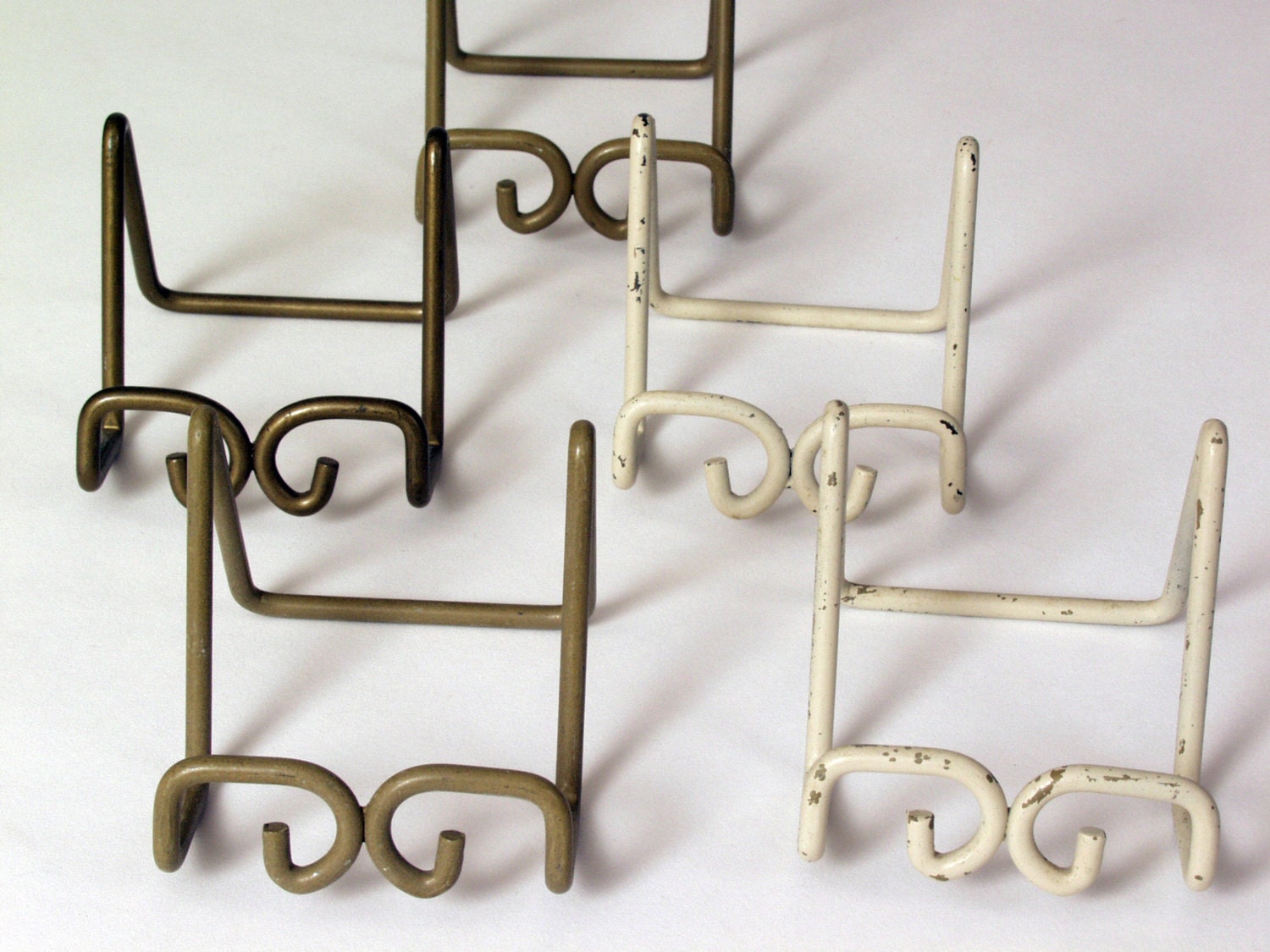 Easel. Table Top Display Stand. Metal Art Display Easel.