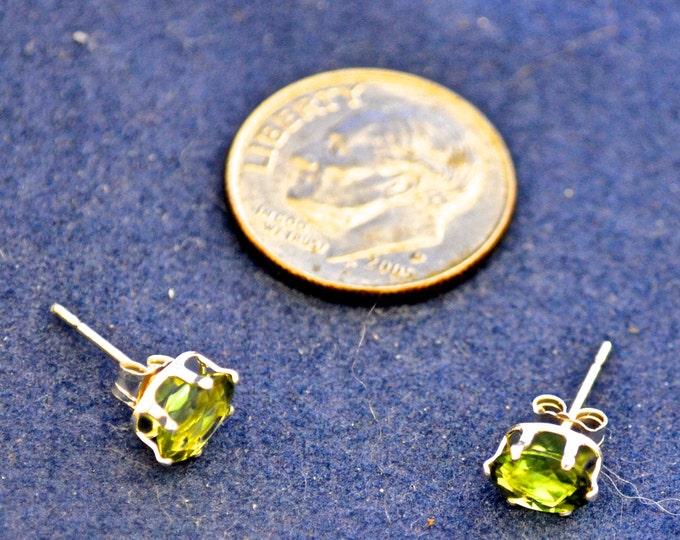 Peridot Studs, 7x5mm Oval, Natural, 1.64ct, Untreated, Bright Green Set in Sterling E367