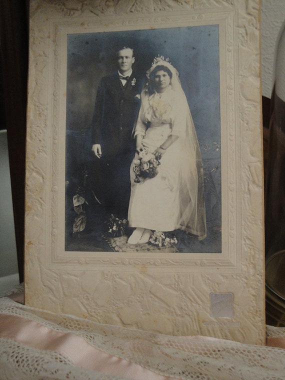 Antique Wedding portrait of bride and Groom. Victiorian wedding dress ...