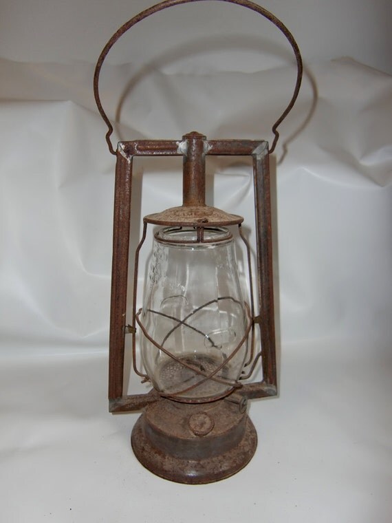 Antique Vintage Dietz Victor Lantern Oil Lamp