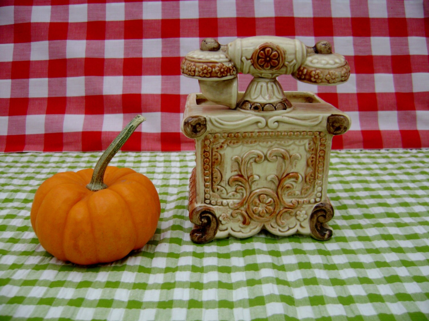 Charming Lefton Vintage Antique Telephone Planter Made in