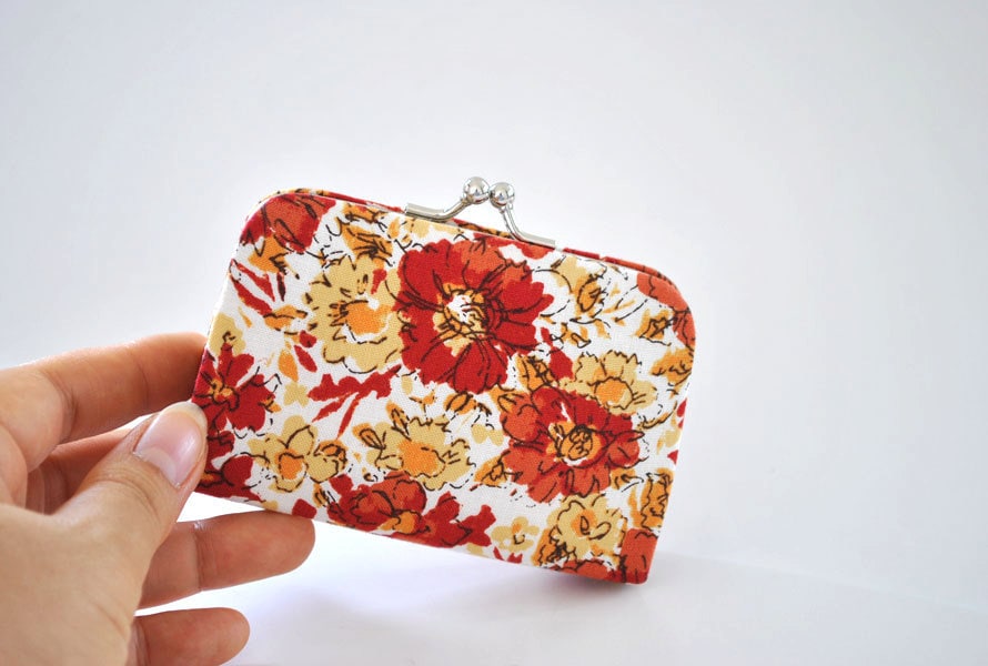 Vintage Floral in Cream Mini Coin Purse / Cards holder