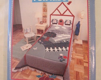 Butterick 4687 Kathryn's Orchard Kids Room Quilt