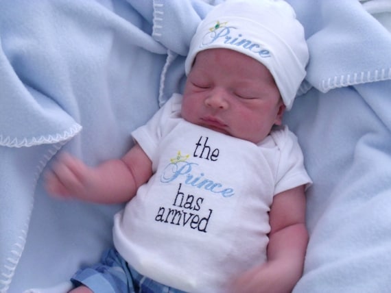 Embroidered onesie and matching hat "the Prince has arrived"