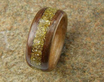 Bentwood Ring Walnut with Glass Glitter Inlay