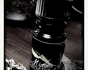 Mistletoe 2007 - 5ml - Black Phoenix Alchemy Lab Vintage