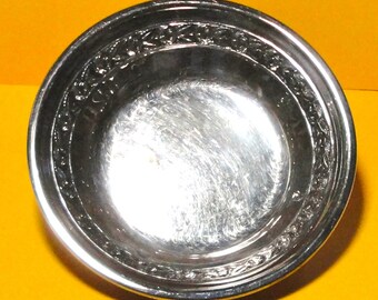 Vintage Reed and Barton Silverplate shallow Bowl. 1204