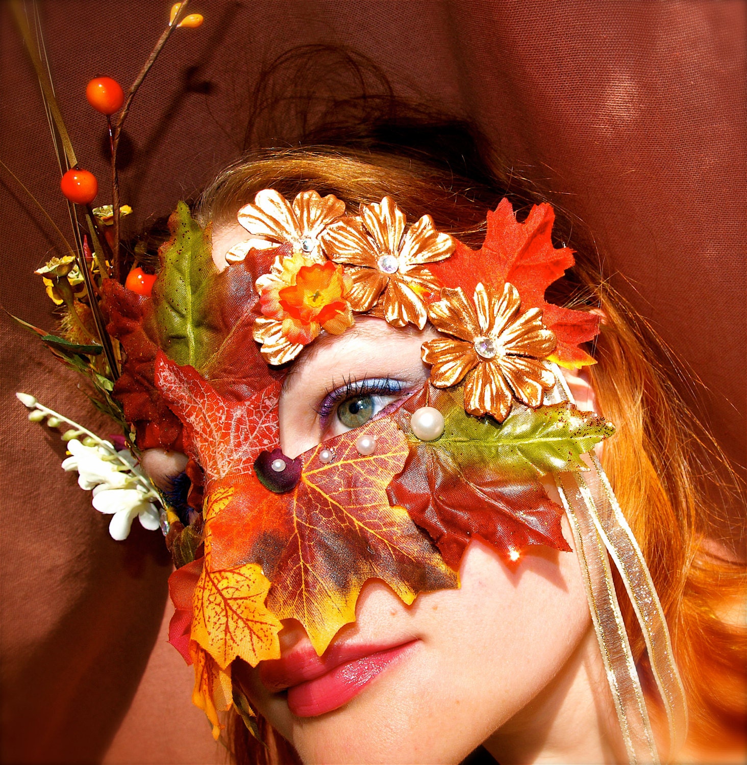 Осенняя карнавальная маска