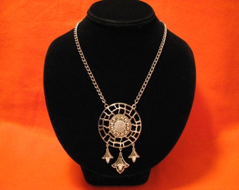 MINT Vintage Lisner Silver Tone Shield Medallion Bib Necklace