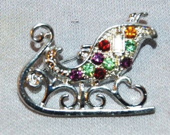 Items similar to Vintage Christmas Sleigh and Xmas Tree Brooch Pin Set ...