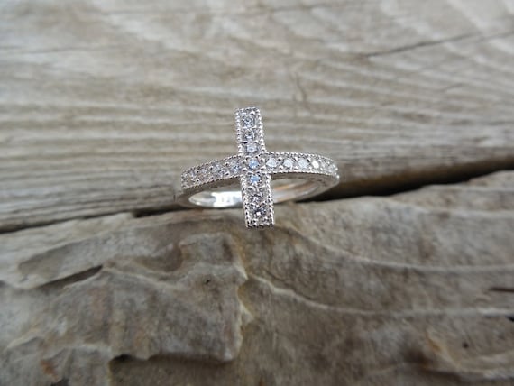 Cross ring in sterling silver with cz's