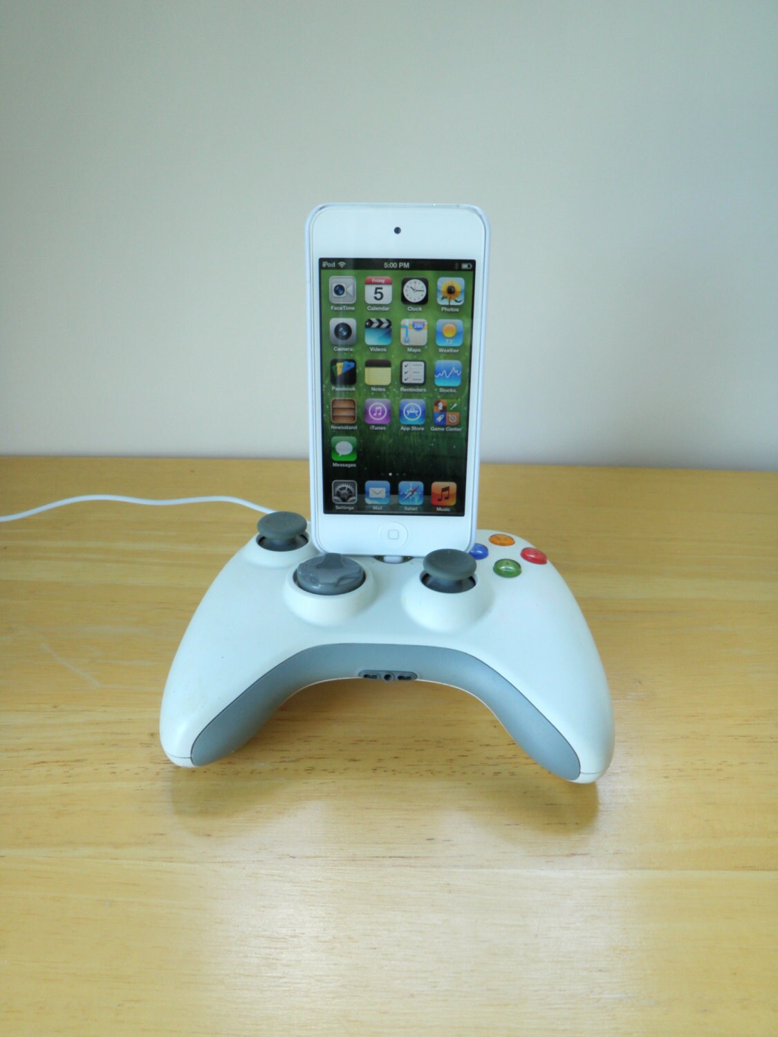 Microsoft Xbox 360 controller Ipod or Iphone 5 charger by
