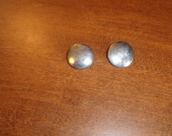 vintage clip on earrings silvertone dots circles