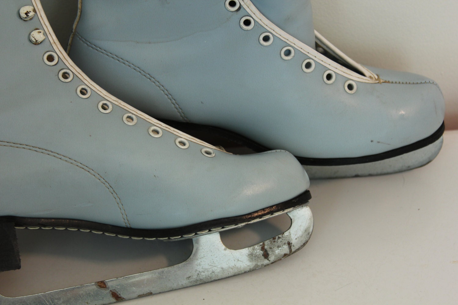 Vintage Womens Baby Blue Ice Skates