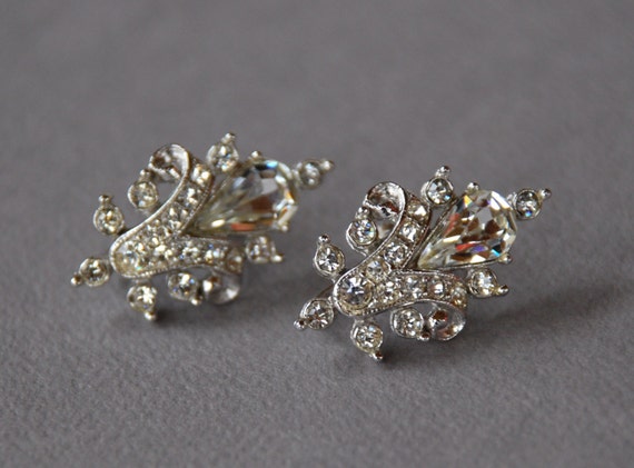 Vintage Ora Earrings Clear Rhinestones by BeckoningBeefyGems