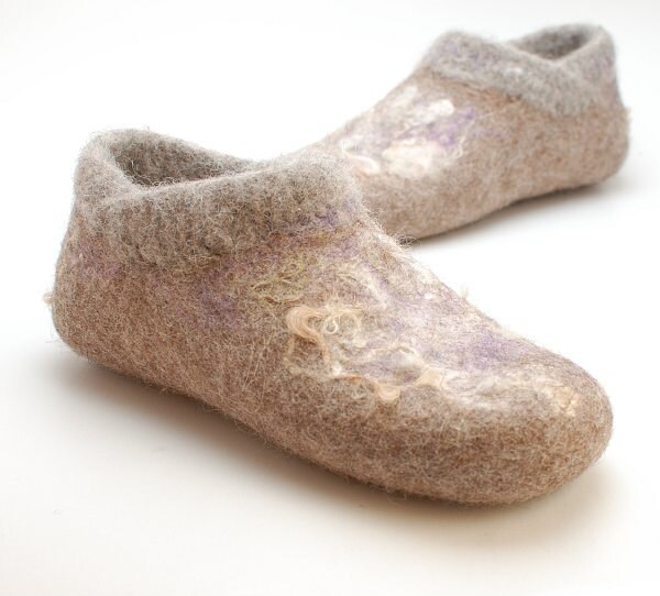 Felt wool slipper booties with knitted top and hint of