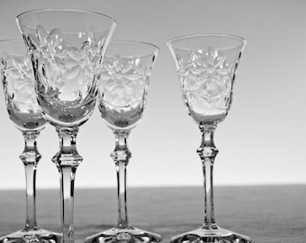 Vintage Cut Glass Cordials with Flower Pattern: Set of 4