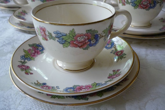 Tea Set for 4 Stunning and Rare Homer Laughlin 12 Piece