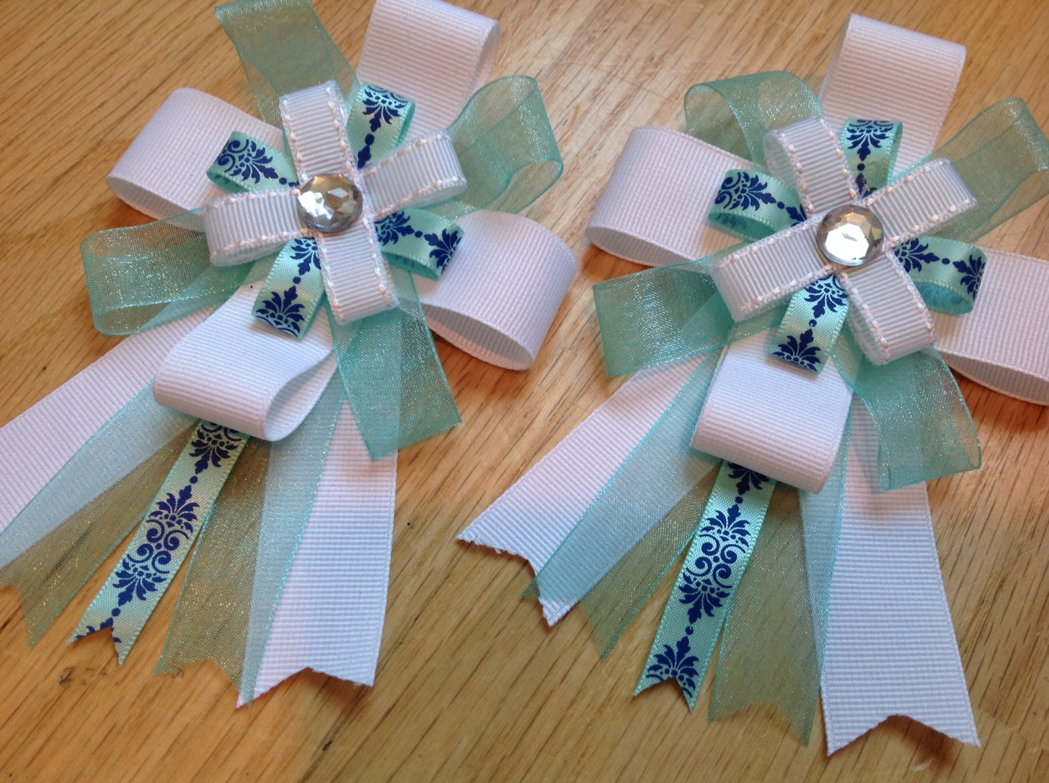 Tiffany blue with a white ribbon ties up this by lovemadicakes