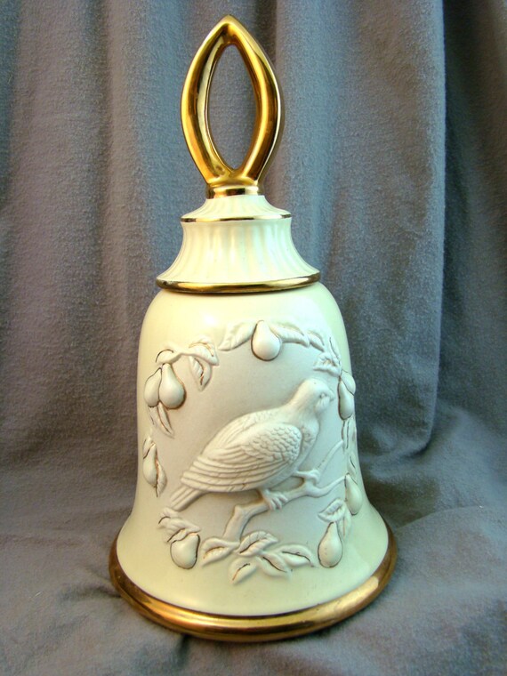 Vintage Jim Beam CHRISTMAS BELL DECANTER Musical Regal