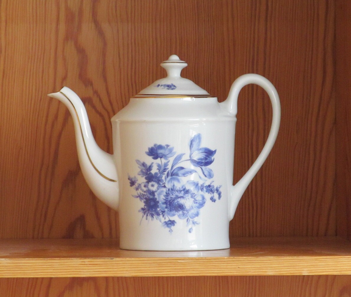 Vintage porcelain Coffee pot / Tea Pot and Lid Cerabel