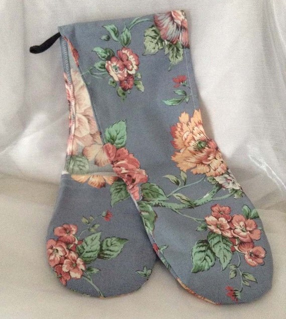 Kitsch oven gloves