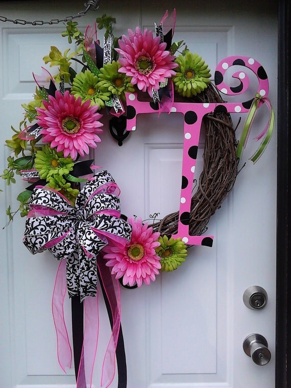 Items similar to Initial Wreaths on Etsy