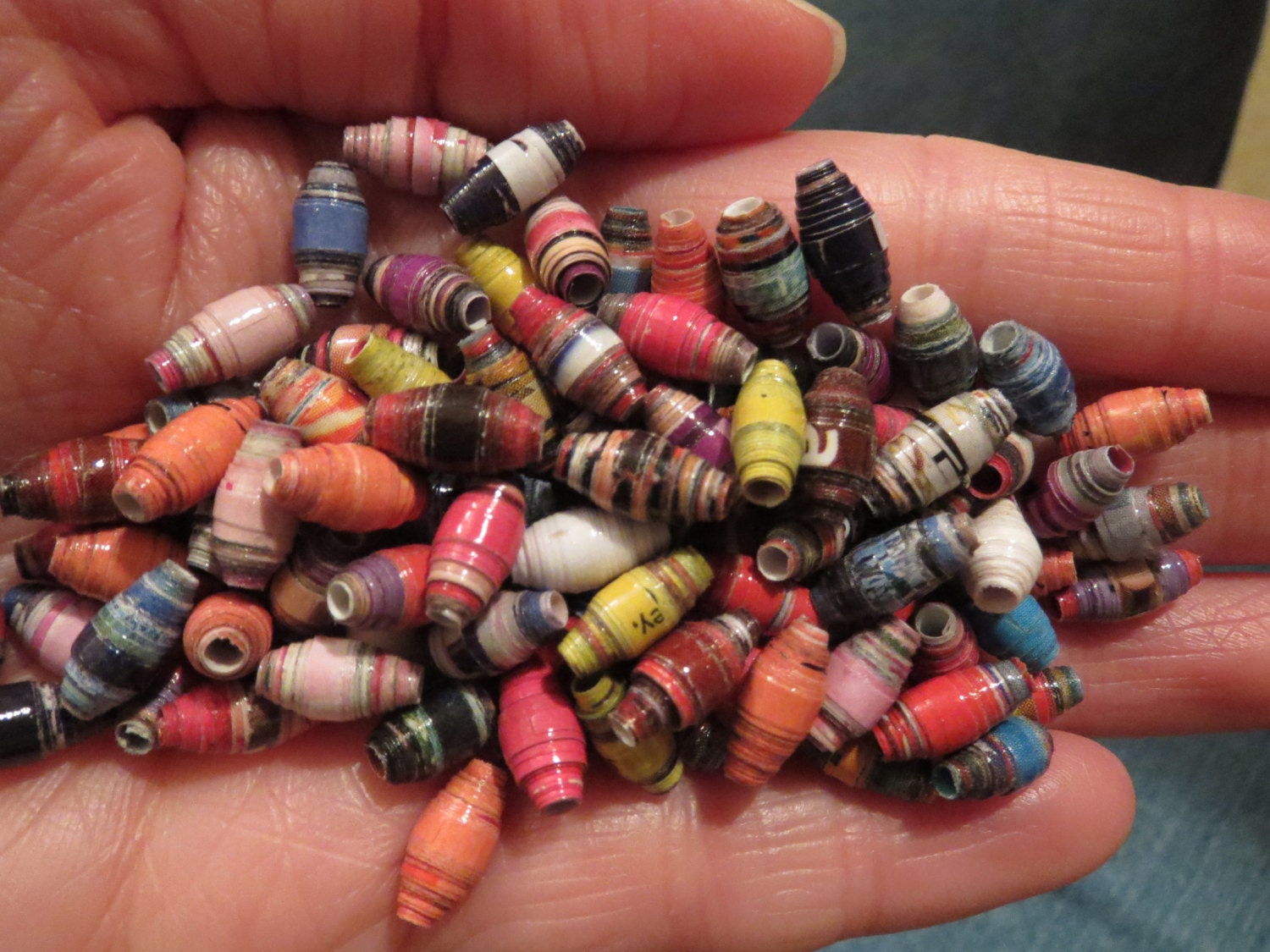 Paper Bead Rolling Tutorial. Learn how to make handmade beads