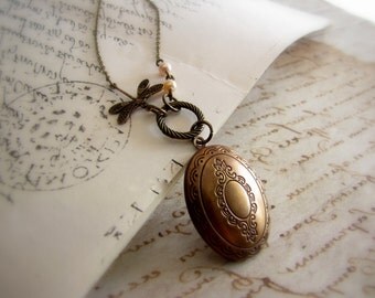 Personalized Dragonfly Locket Necklace in Antique bronze vintage Nature Lace Carved openable photo keepsake christmas gift for her
