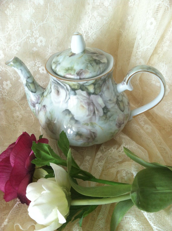 Formalities Teapot White Rose Chintz Collection byBaum