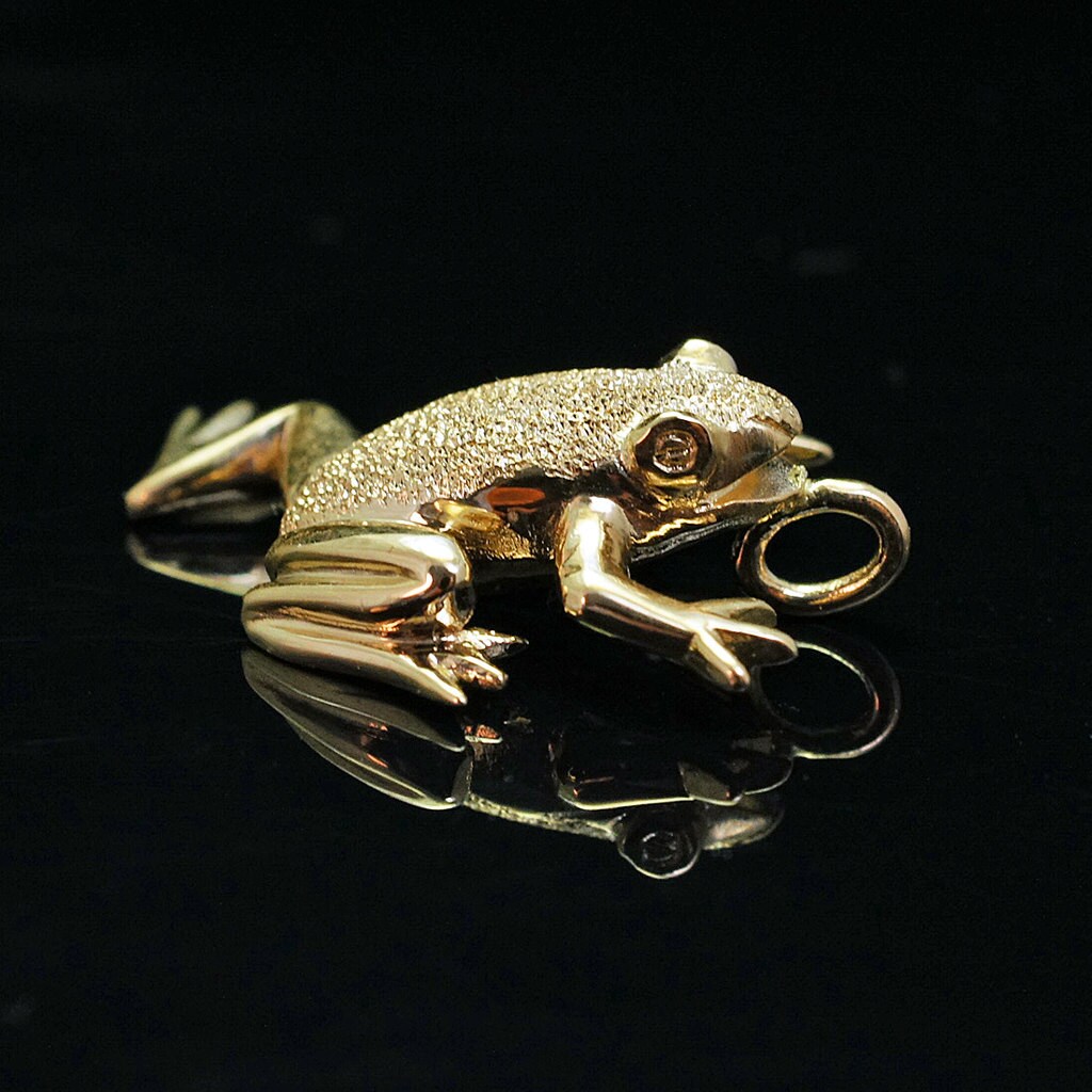 14k Yellow Gold Frog Pendant