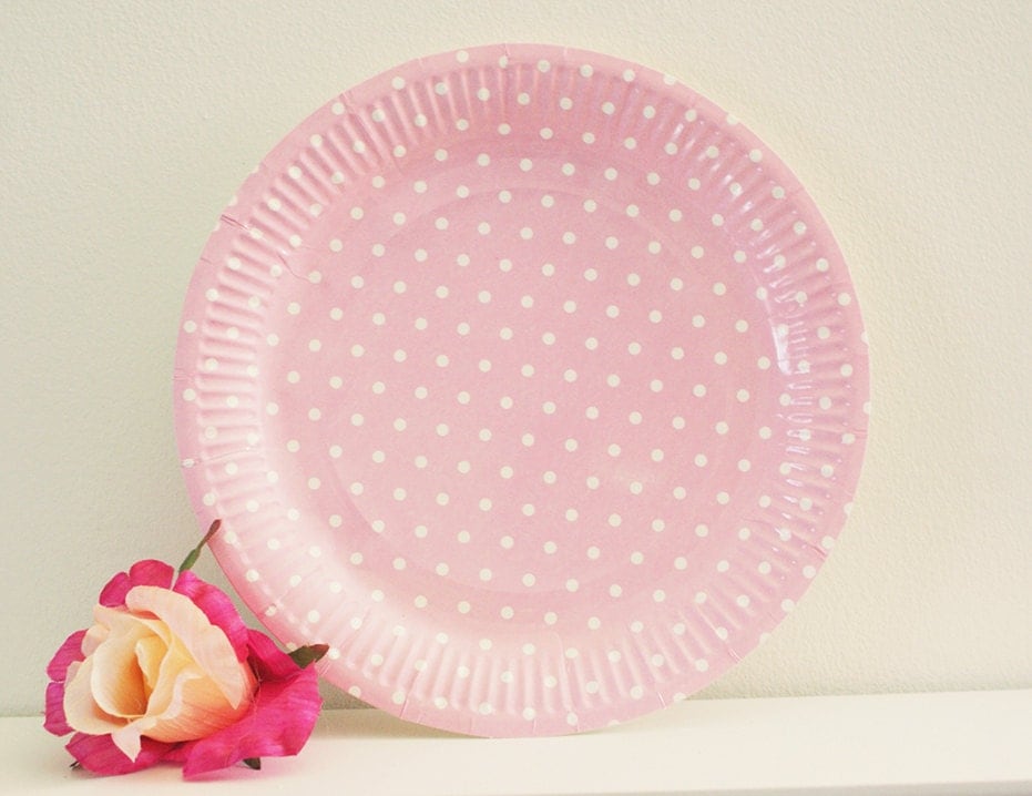 10 Pink Polka Dot Paper Plates by Parteestry on Etsy