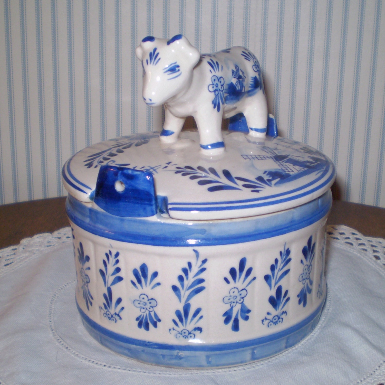 Made in Holland Delft blue cow design Butter Bowl cow