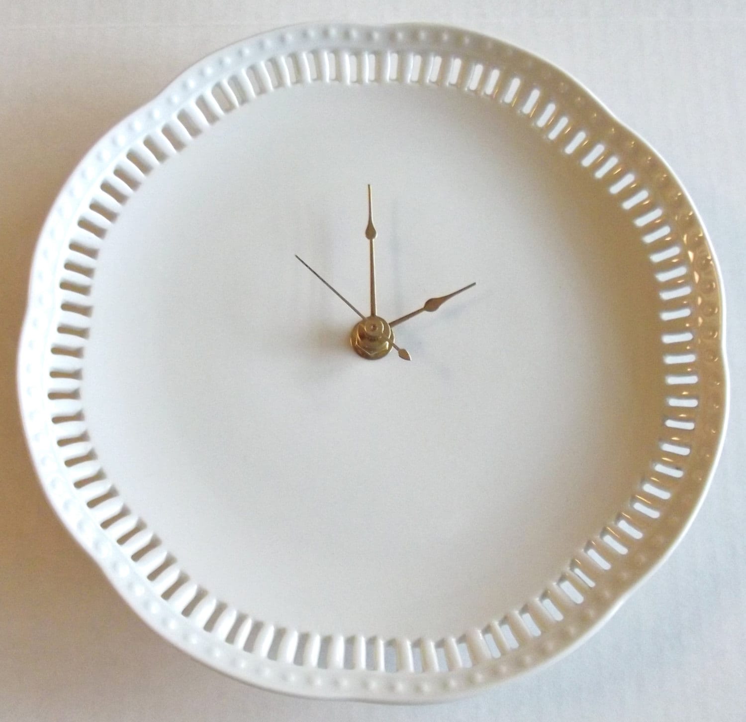 White Lace Ceramic Plate Clock by ATreasureInTime on Etsy