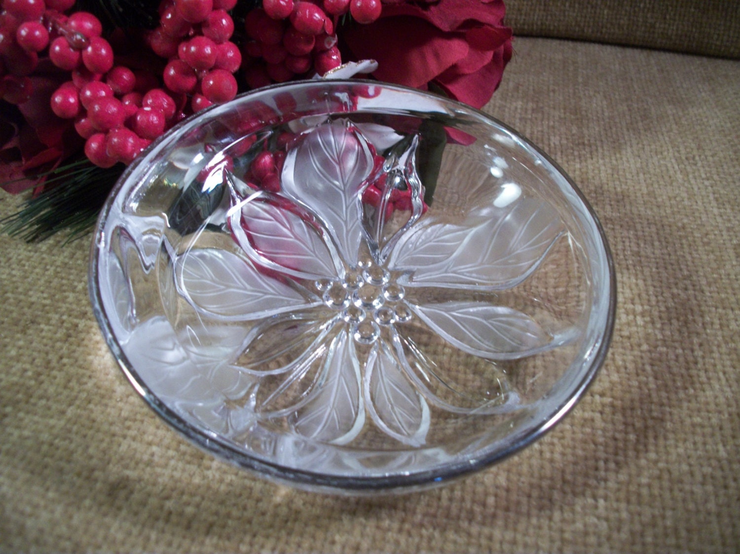 MIKASA Glass Dish Poinsettia Flower Bowl Clear and Frosted
