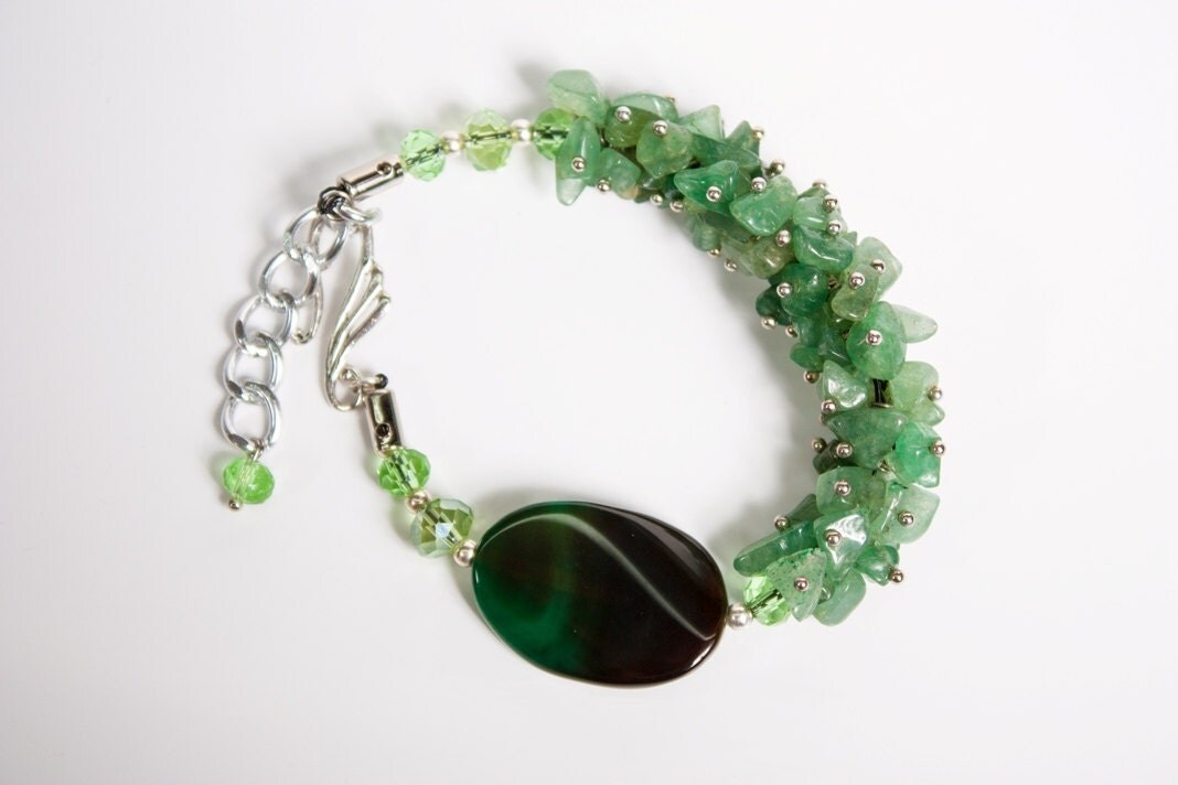 Bracelet with jade and cristal unique jewelry green by BijouVarni
