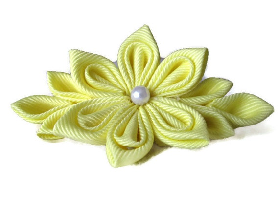 Kanzashi pointed petal barrette