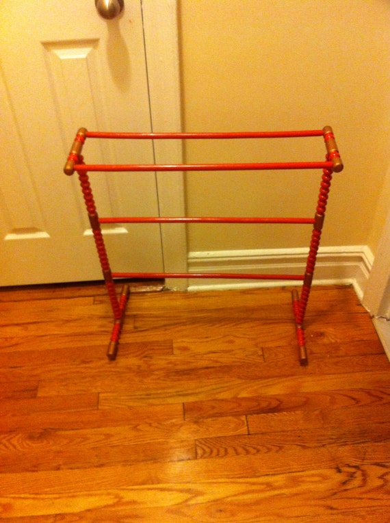 Items similar to Vintage towel rack on Etsy