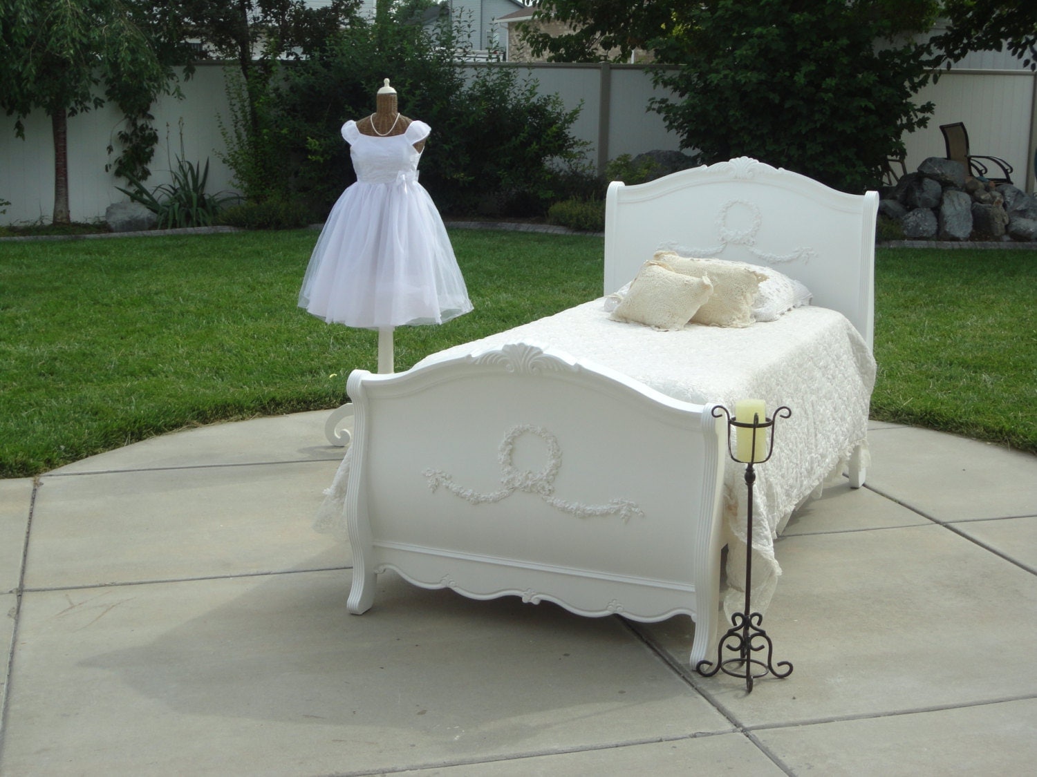 Shabby Chic Bed Twin Size Sleigh Bed with Appliques