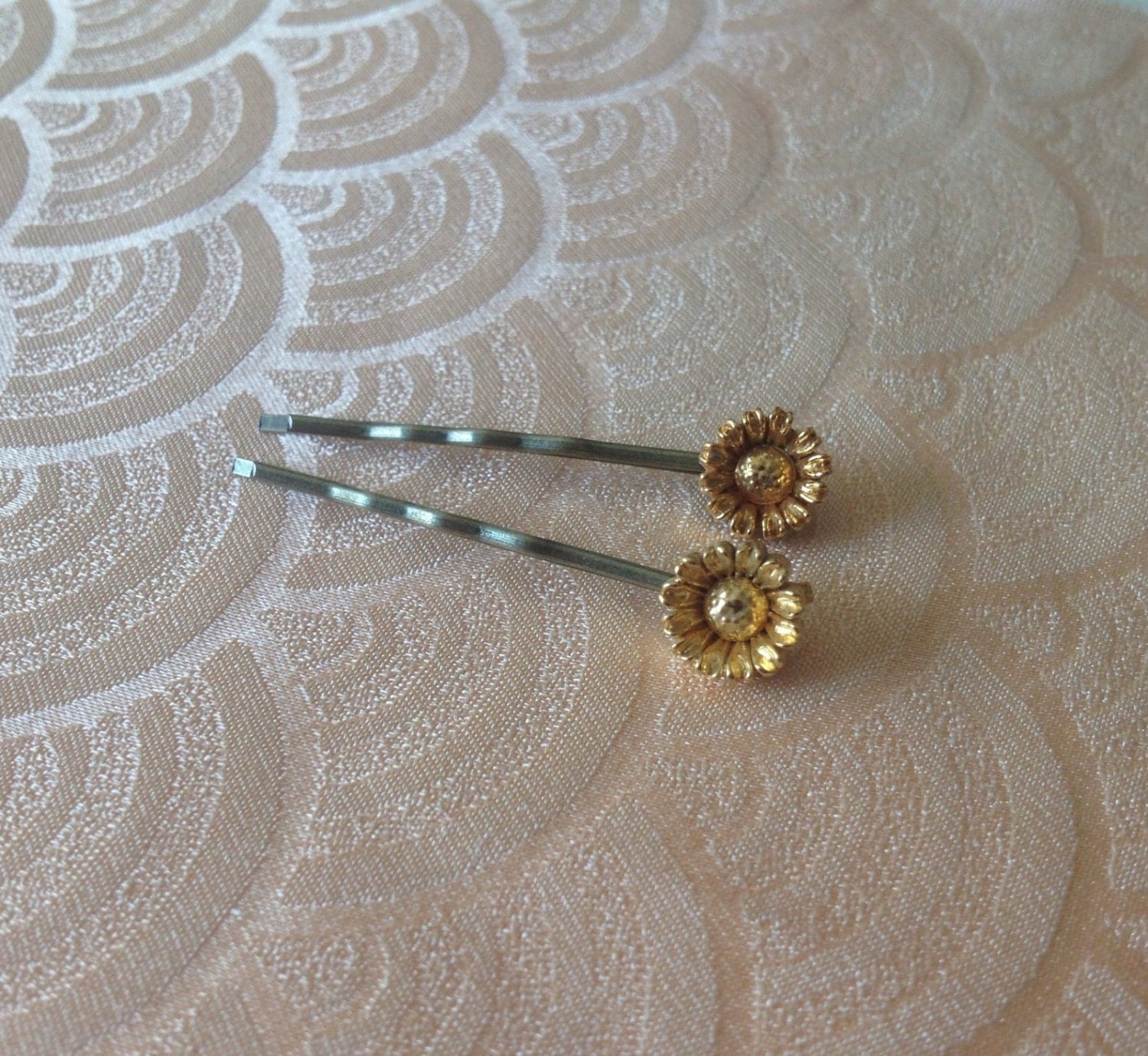 1960 Vintage Japan Bobby Pin Gold Daisy Haute Juice