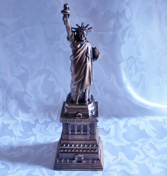 Vintage Statue of Liberty Copper Souvenir Metal Coin Bank