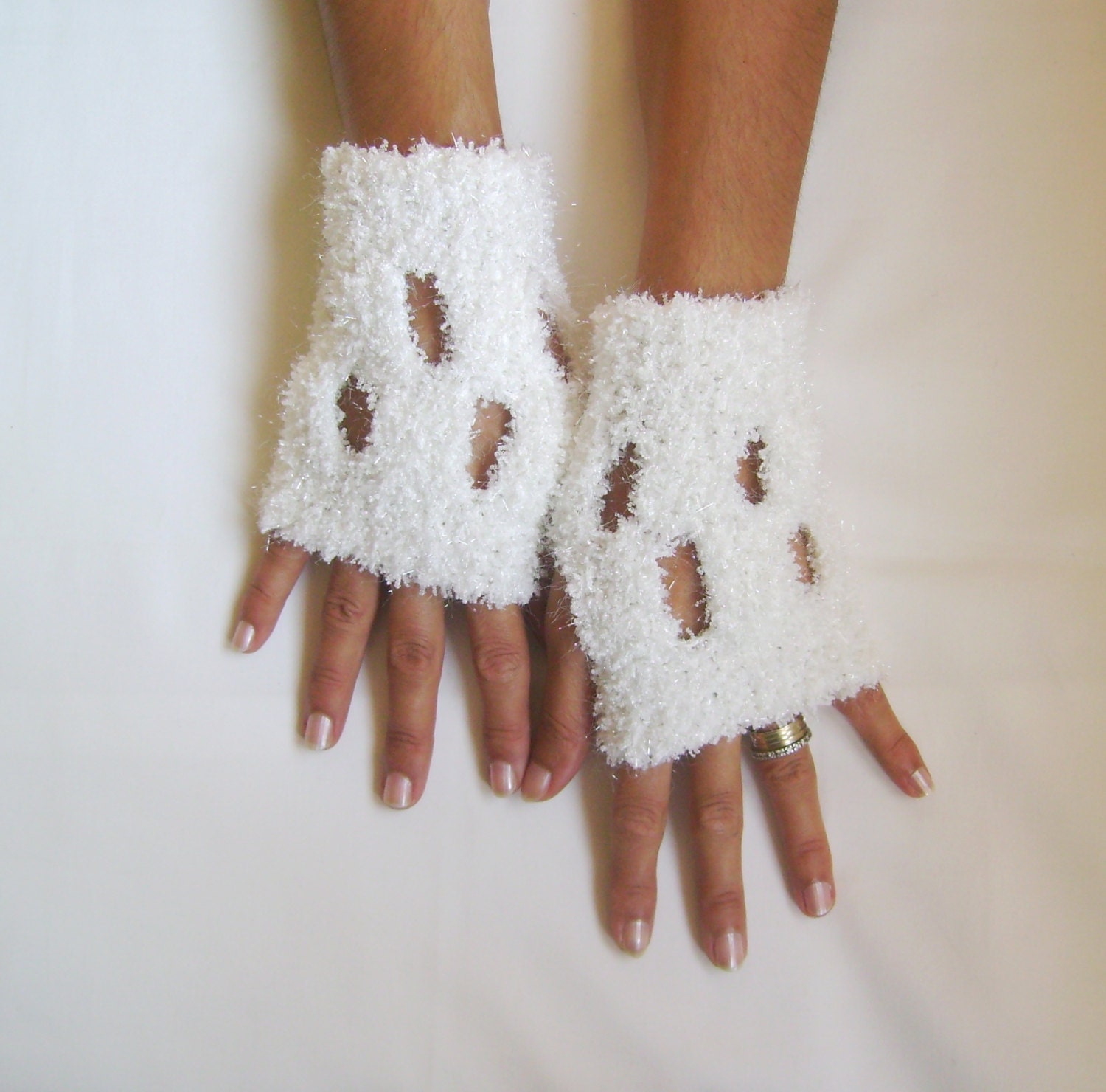 Fingerless gloves ivory  gloves cozy gloves eyelash sparkle free shipping