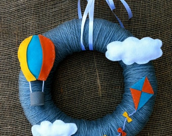 Whimsical Winds Hot Air Balloon & Kite 12-inch Wreath