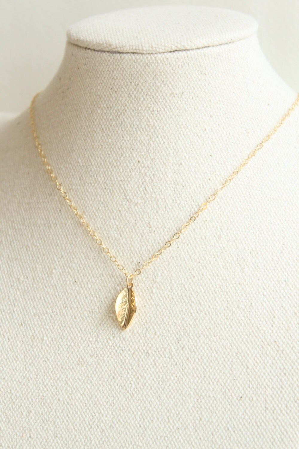 Tiny Gold Leaf Everyday Necklace with free gift box solitaire