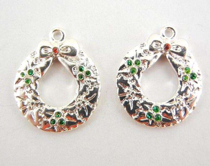 Pair of Christmas Wreath Charms Silver-tone